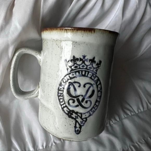 Vintage Queen Elizabeth Silver jubilee mug - Picture 3 of 4